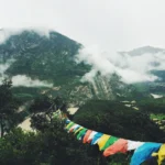 Discovering the Charm of the Mountain-Range Pennant Flag